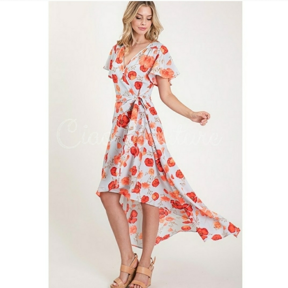 ⭐One Left!⭐Beautiful Grey Floral High Low Dress